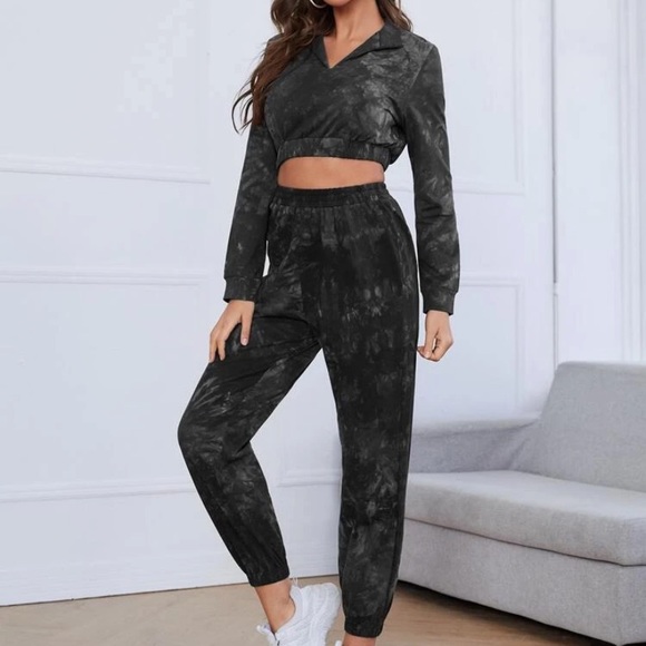 2 Piece Set Crop Pullover Hoodie & Sweatpants - Picture 1 of 3